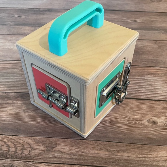 Lovevery | the Lockbox | Months 19, 20, 21 - Picture 4 of 5